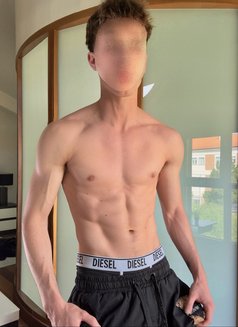 Izan - Male escort in Dubai Photo 10 of 15