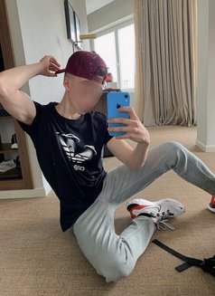 Izan - Male escort in Dubai Photo 13 of 15