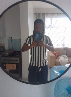 Izoh27 - Male escort in Nairobi Photo 4 of 5