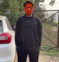 Izran - Acompañantes masculino in New Delhi