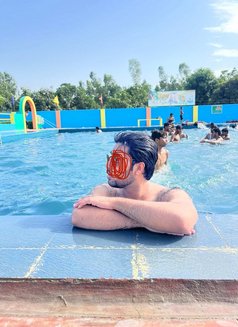 Izran - Male escort in New Delhi Photo 3 of 4