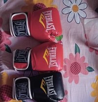 Izuru Rox - Intérprete masculino de adultos in Colombo