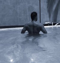 Izze - Male escort in Dubai