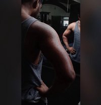 Izze - Male escort in Dubai