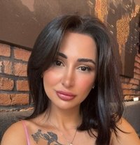 Izzy - escort in London