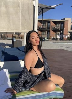 Izzy - escort in Toronto Photo 3 of 3