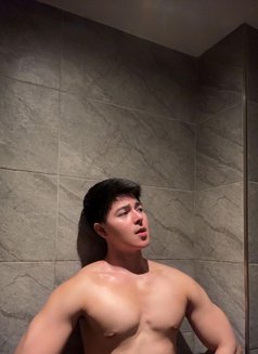 J a K E H U N K - Acompañantes masculino in Manila Photo 9 of 9