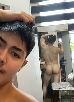 J a K E H U N K - Male escort in Bangkok Photo 6 of 7