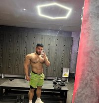 YOUR LUST SATISFACTION BIG MUSCLE ARAB - Acompañantes masculino in Dubai