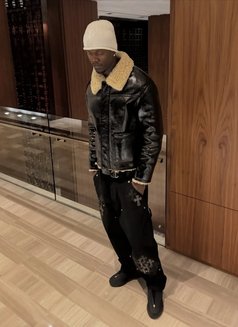 Jabr - Male escort in Doha Photo 5 of 9