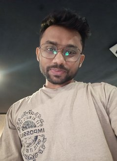 Mommy Sucker - Male escort in Kolkata Photo 3 of 7
