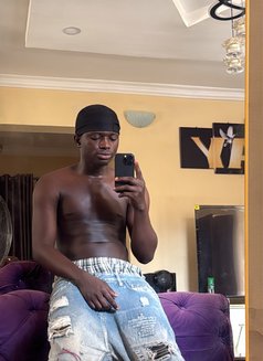 Jackson - Male escort in Riyadh Photo 1 of 3