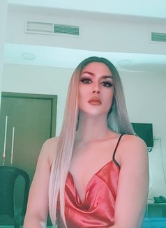 Jacky - Transsexual escort in Al Manama Photo 2 of 7