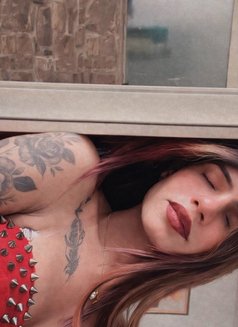 JacquelineGlow - Acompañantes transexual in Noida Photo 2 of 10