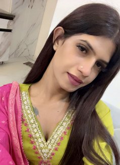 JacquelineGlow - Transsexual escort in Noida Photo 2 of 6