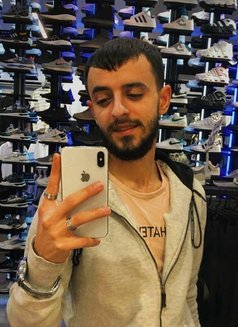 Jad - Male escort in Beirut Photo 1 of 4