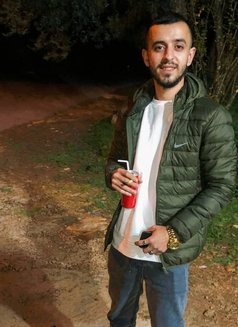 Jad - Male escort in Beirut Photo 2 of 4