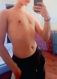 Jad - Agencia de acompañantes masculinas in Beirut Photo 1 of 2
