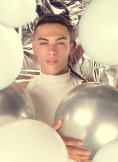 Jad - Acompañantes masculino in Beirut Photo 2 of 3