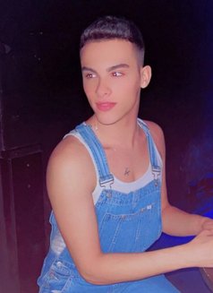 Jad - Acompañantes masculino in Beirut Photo 2 of 4