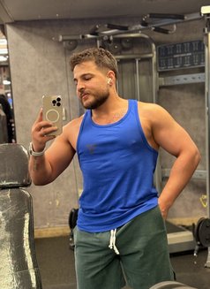 Jad - Male escort in Dubai Photo 4 of 7