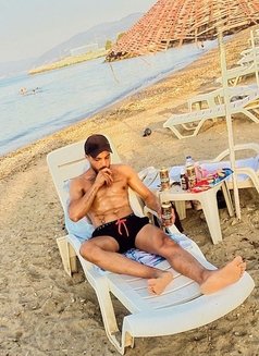 Jad - Male escort in Muscat Photo 7 of 13