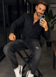 Jad - Acompañantes masculino in Riyadh Photo 1 of 5
