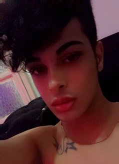 Jad - Male escort in Beirut Photo 3 of 5