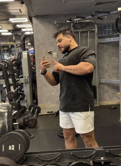 Jadd - Male escort in Dubai Photo 8 of 9