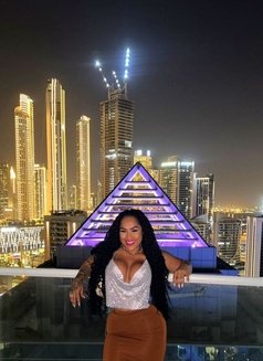 Jaqueline - puta in Dubai Photo 4 of 4