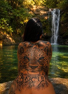 Jade - masseuse in Lisbon Photo 6 of 6