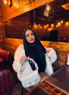 Jade - escort in London Photo 1 of 6