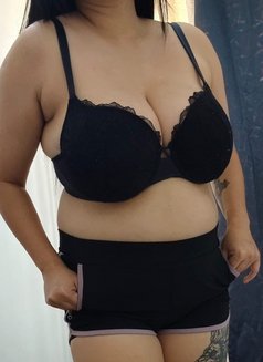 JADE FILIPINA - puta in Dubai Photo 6 of 8