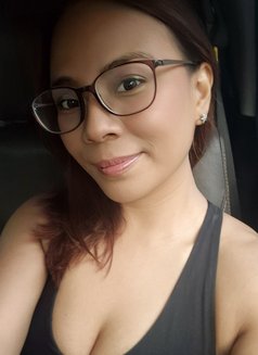 Jade - puta in Makati City Photo 3 of 4