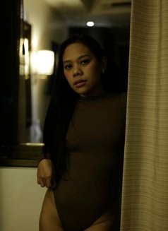 Jade - escort in Manila Photo 3 of 6