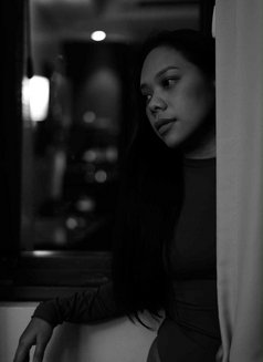 Jade - escort in Manila Photo 5 of 6