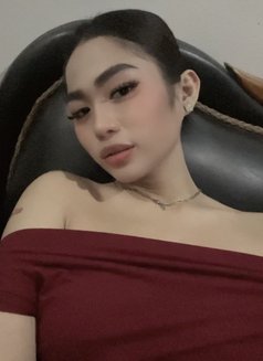 Jade - Transsexual escort in Manila Photo 4 of 4