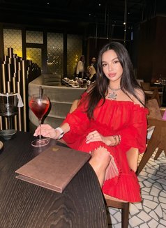 Jade - escort in Hong Kong Photo 5 of 6