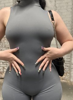 JADE - escort in Berne Photo 3 of 5