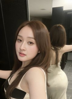 Jade - escort in Hanoi Photo 5 of 8