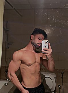 Jadlove - masseur in Dubai Photo 6 of 12