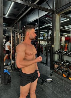 Jadlove - masseur in Dubai Photo 7 of 12