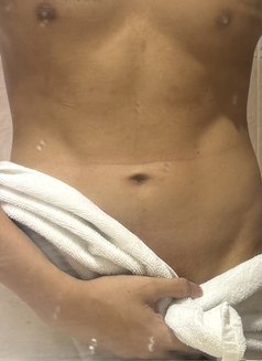 Jahmeel - Male escort in Dubai Photo 3 of 4