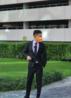 Jake - Male escort in Dubai Photo 2 of 6