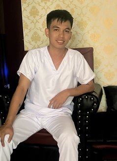 Jake - masseur in Cebu City Photo 2 of 5