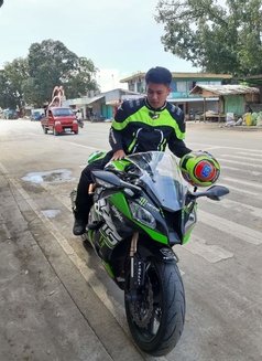 Jake - Male escort in Manila Photo 5 of 7