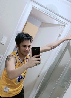 Emman 7 inches thick and hard - Acompañantes masculino in Singapore Photo 1 of 4