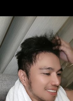 Emman 7 inches thick and hard - Acompañantes masculino in Singapore Photo 3 of 4