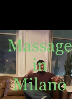 Jake Hand - masseur in Milan Photo 2 of 2