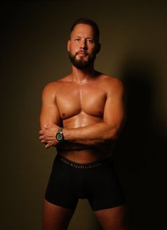 Jake25 - Male escort in London Photo 3 of 3